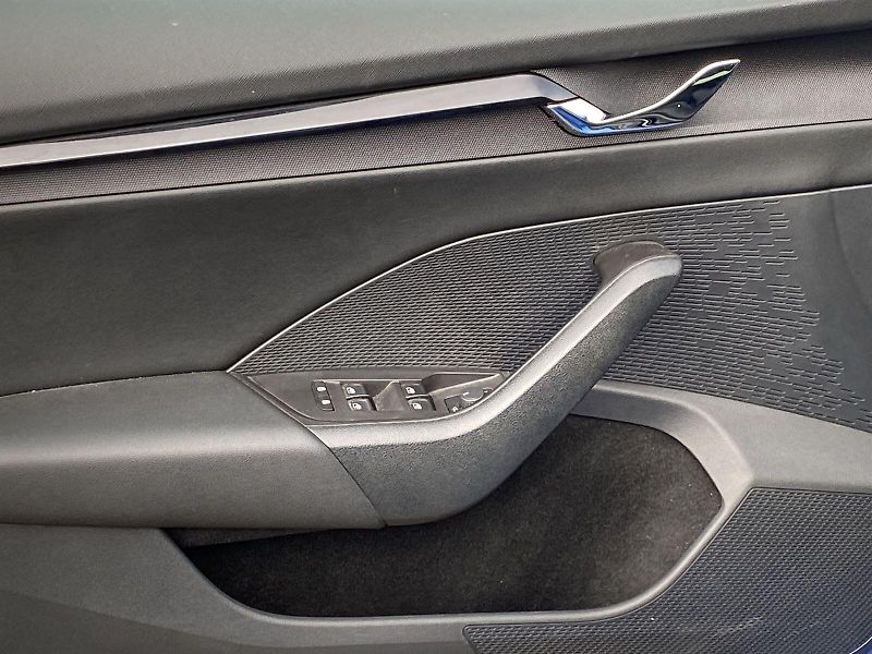 Škoda Octavia (2021) 1.5 TSI Ambition + - fotka 23 z 30