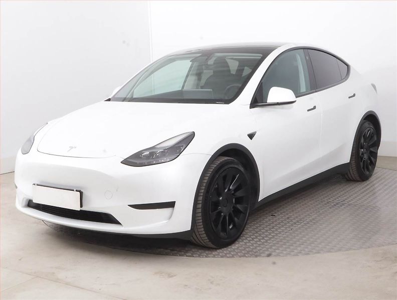 Tesla Model Y (2022) RWD LFP 60kWh, SoH 94% - fotka 2 z 19