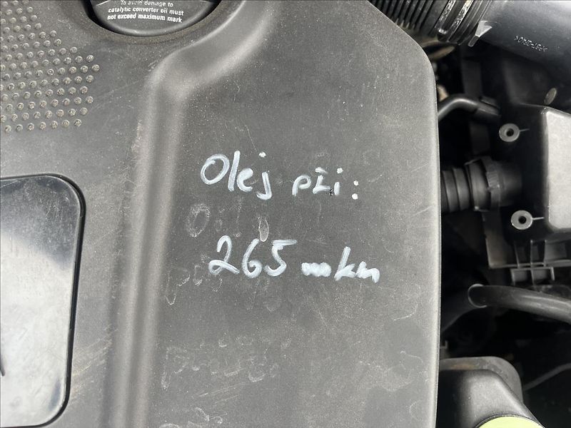 Volkswagen New Beetle 1,6 i STK 4/2028 EKO ZAPLACENO - fotka 24 z 28