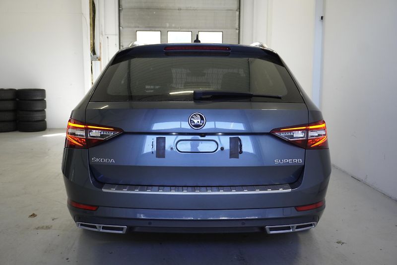 Škoda Superb 1,5 TSI SPORT LINE DSG - fotka 4 z 40