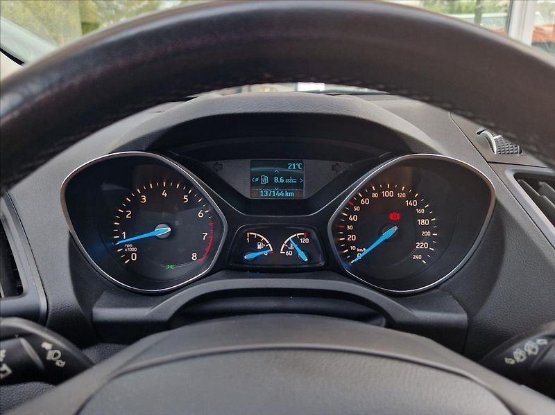 Ford Kuga 1,5 i EB 88kW AC VÝHŘEV NOVSTK - fotka 22 z 36