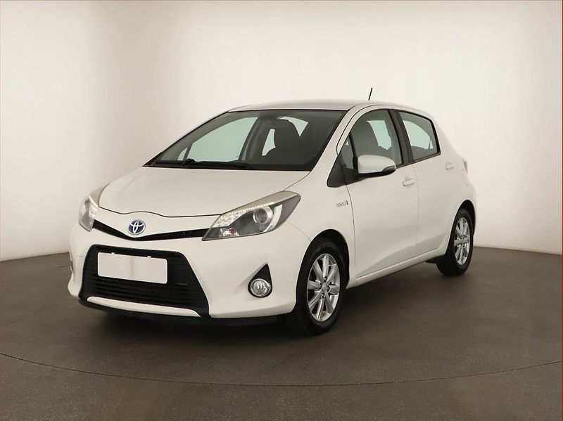 Toyota Yaris (2012) 1.5 Hybrid, Automat, Tempomat - fotka 2 z 14