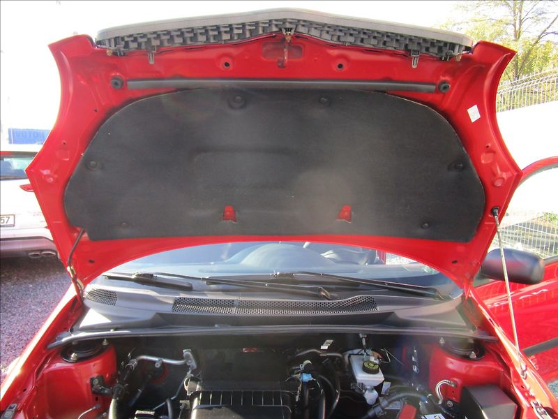 Toyota Yaris 1.0VVT-i Terra KLIMA - fotka 35 z 35