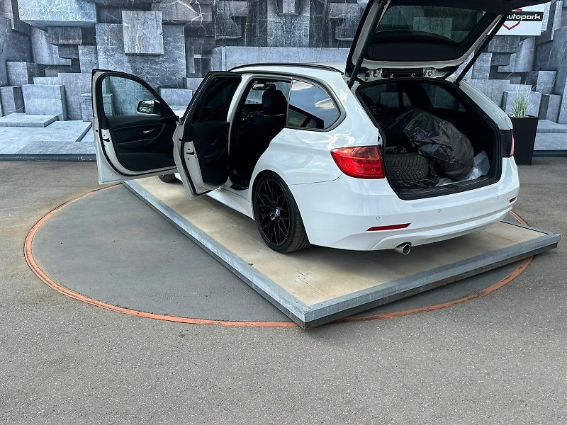 BMW Řada 3 (2014) 318D,2.0D,105KW,4x4,KW PODVO. - fotka 9 z 27