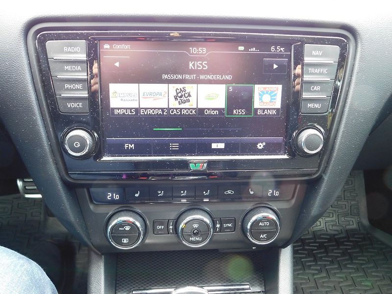 Škoda Octavia (2016) 2.0 TDi RS DSG CHALLENGE - fotka 12 z 47