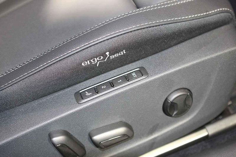 Škoda Octavia IV vypadá výrazně hodnotněji než předchůdce