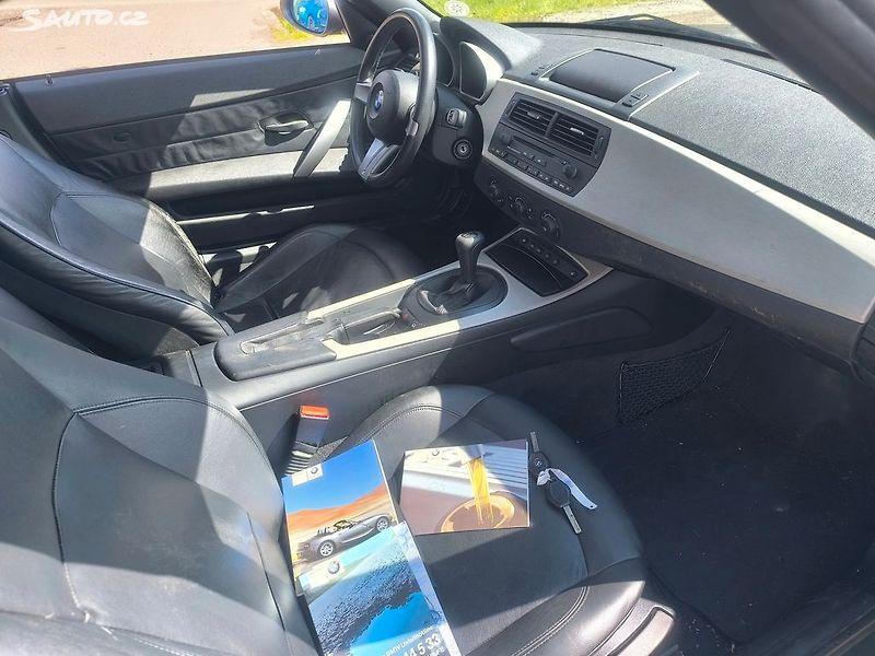 BMW Z4 6V,KRÁSNÁ,VÝBAVA,ALU,+HARDTOP - fotka 18 z 33