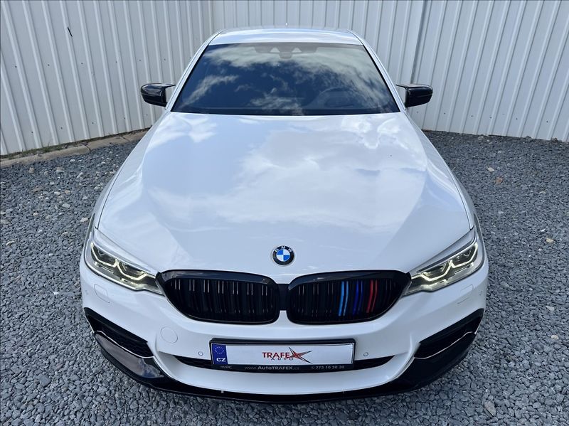 BMW Řada 5 3,0 530d xDrive Mpaket původČR - fotka 6 z 50