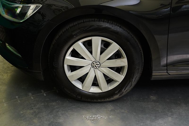 Volkswagen Passat - fotka 9 z 26