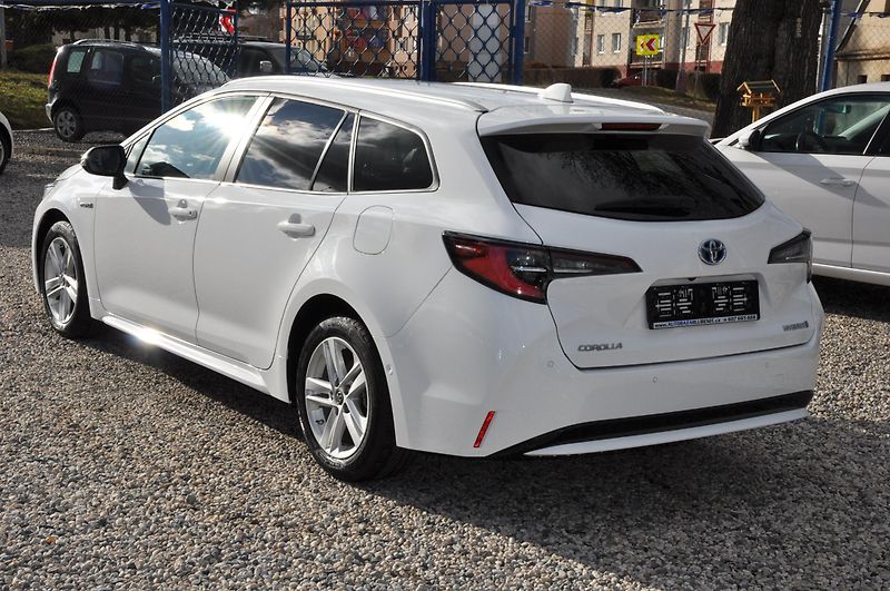 Toyota Corolla 1.8 Hybrid 72kW KOMBI - fotka 4 z 18