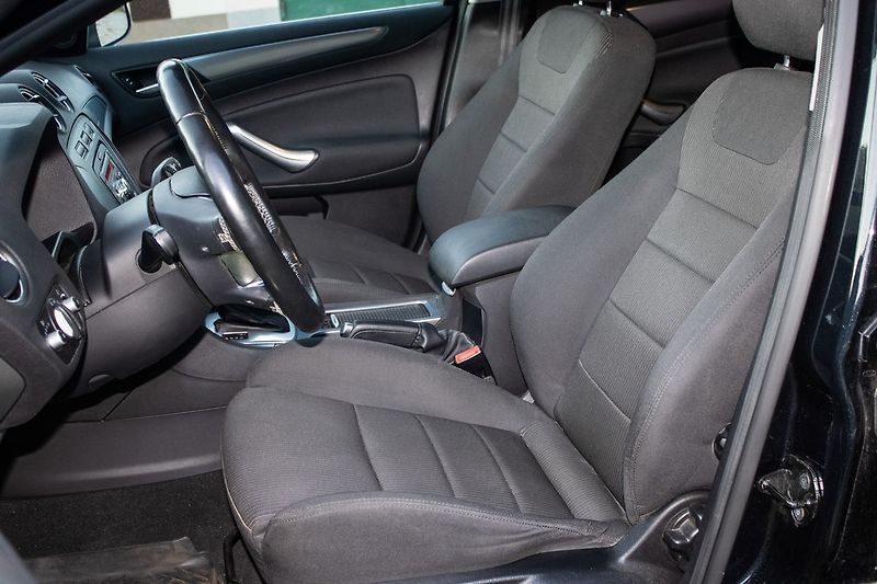 Ford Mondeo - fotka 10 z 33