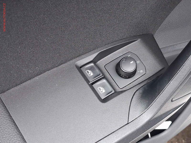 Seat Ibiza (2018) 1.5 TSi, FR, Navi, +kola - fotka 11 z 18