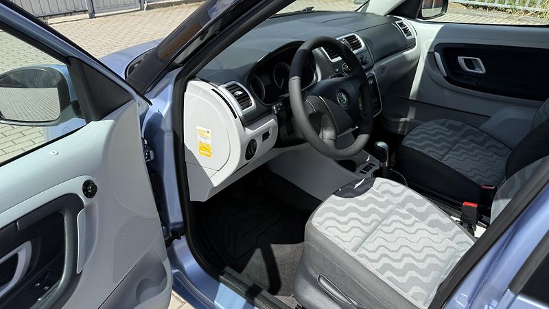 Škoda Roomster 1.4 16V*63kW*STYLE*1.MAJ*140KM - fotka 16 z 28