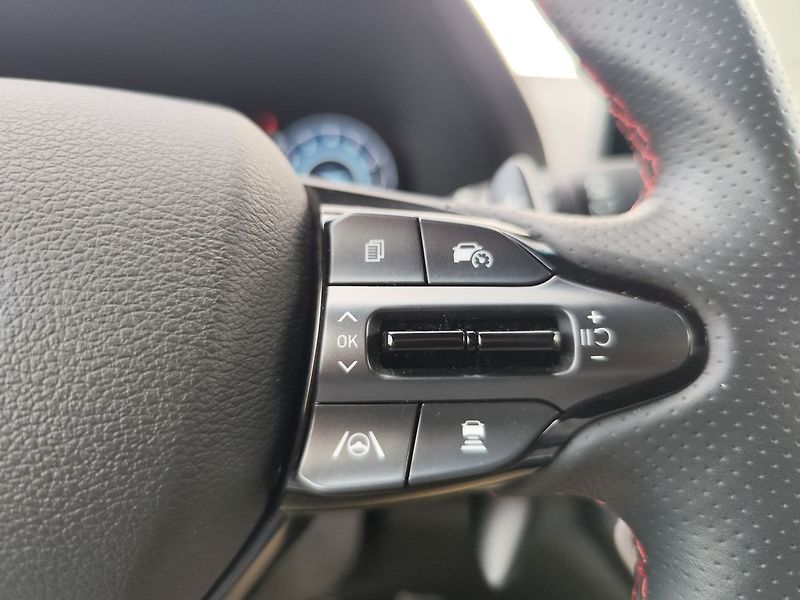Hyundai i30 1.5 T-GDi/103kW N-Line DCT - fotka 26 z 31