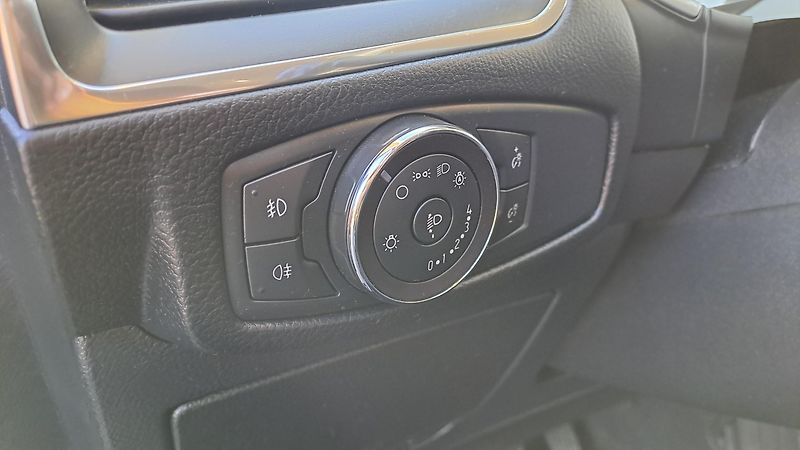 Ford S-MAX 2.0 EcoBlue Titanium REZERVACE - fotka 21 z 30