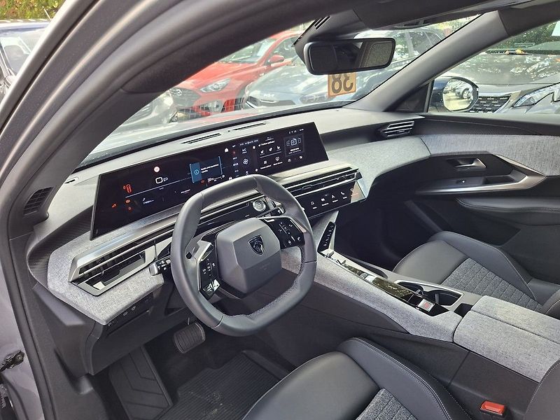 Peugeot 3008 ALLURE HYBRID 145k e-DCS6 - fotka 13 z 29