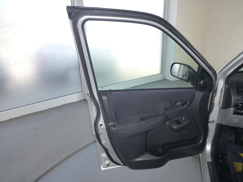 Suzuki Ignis (2004) 1,3I-68KW**KLIMATIZACE**5DVEŘÍ - fotka 9 z 23