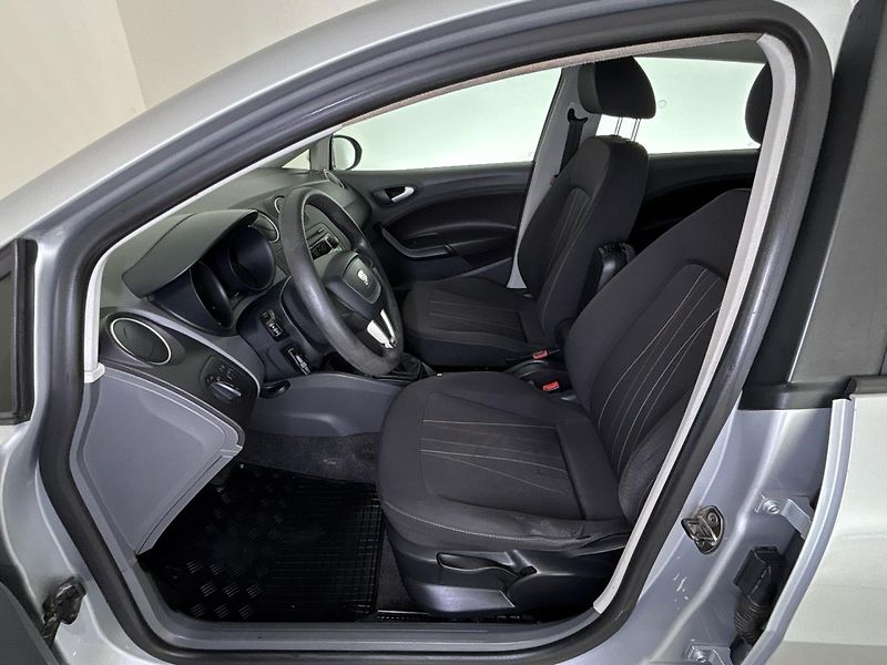Seat Ibiza Reference - fotka 7 z 27