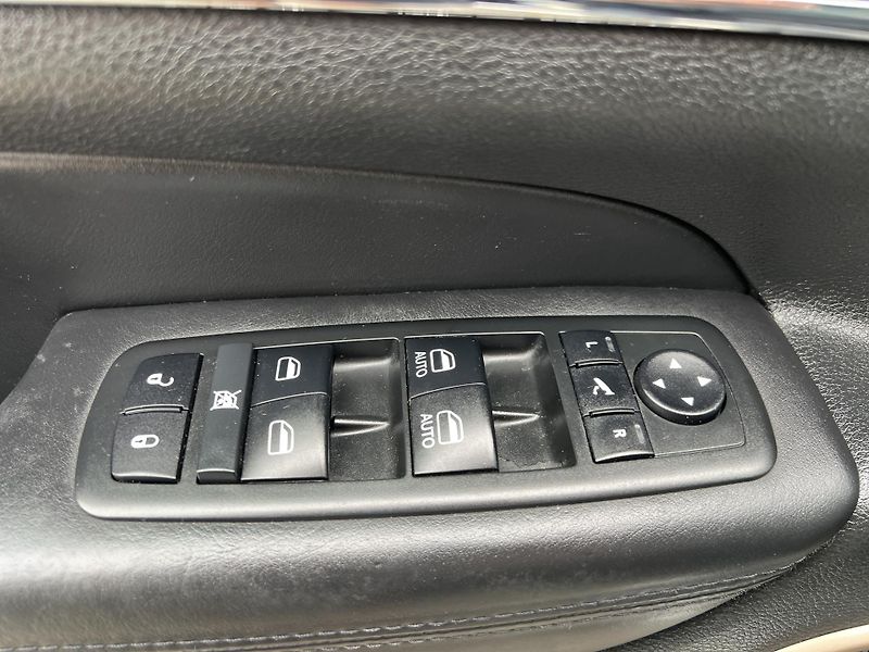 Jeep Grand Cherokee 3.0CRD SUMMIT AUTOMAT KŮŽE - fotka 12 z 47