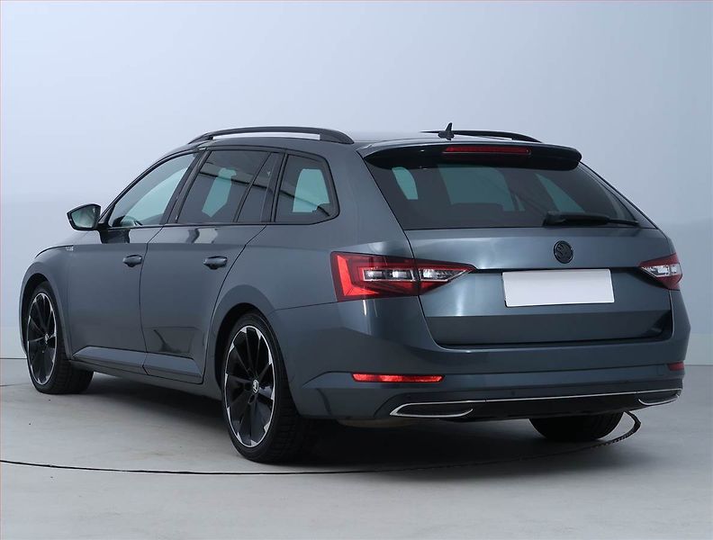 Škoda Superb (2017) Sportline 2.0 TDI, Automat - fotka 4 z 20