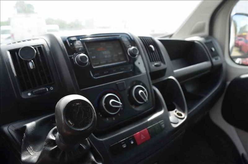 Peugeot Boxer (2016) 2,2 D - fotka 11 z 16