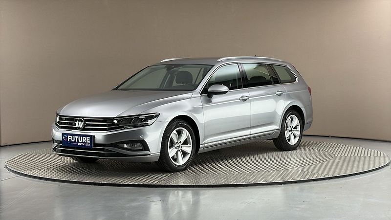 Volkswagen Passat 2.0 TDI DSG Elegance Variant - fotka 1 z 27
