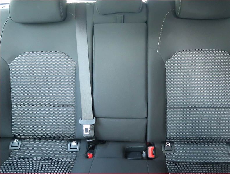 Kia Ceed (2023) Top 1.5 T-GDI - fotka 10 z 16