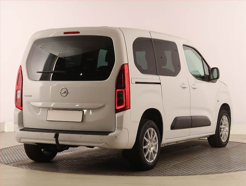 Opel Combo (2023) Edition 1.5 CDTI, 5Míst, ČR - fotka 5 z 21