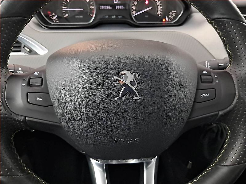Peugeot 208 (2016) 1.0 VTi, Tempomat - fotka 15 z 15