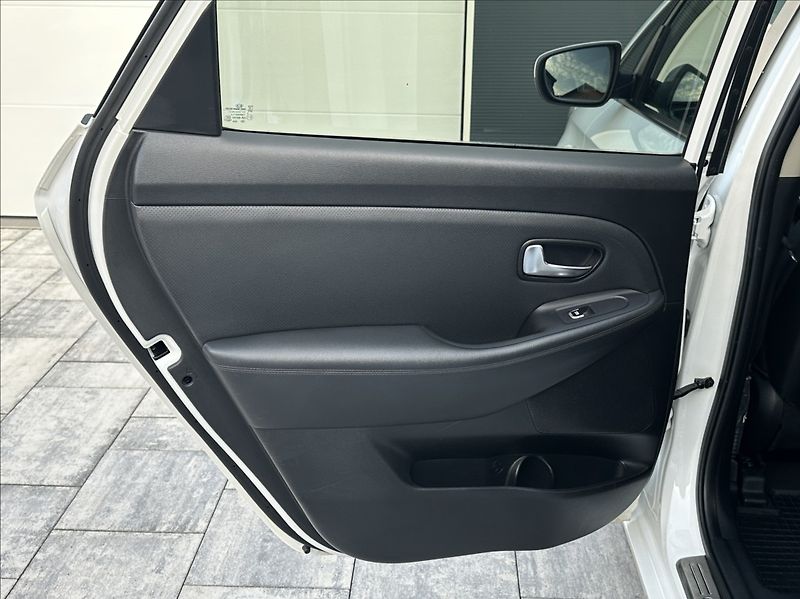 Kia Carens 1,6 GDI 135PS  Comfort Plus - fotka 15 z 50