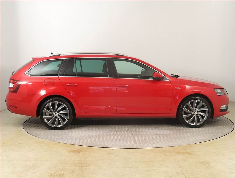 Škoda Octavia (2019) Laurin&Klement 2.0 TDI, 4X4 - fotka 6 z 30