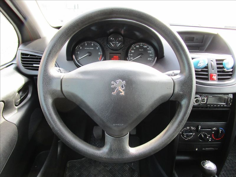 Peugeot 207 1.4i 54kW - fotka 8 z 35