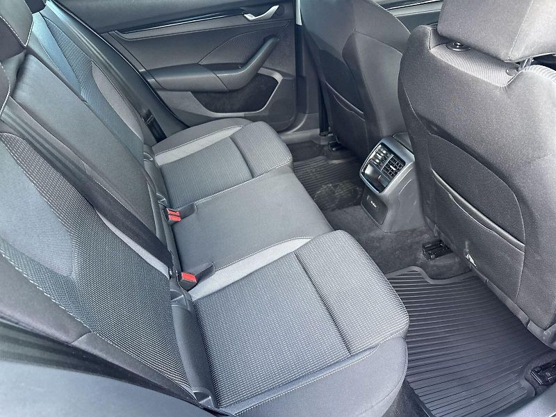 Škoda Octavia (2026) Combi 1.5 TSI M-HEV DSG Select - fotka 10 z 32