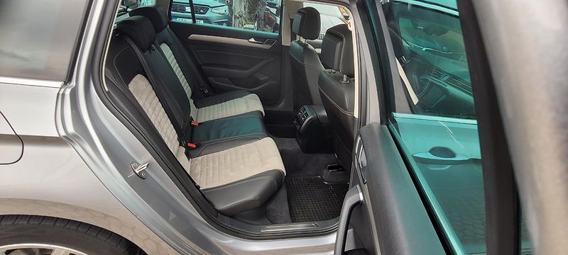 Volkswagen Passat (2017) Variant 2,0TDi 176kW DSG 4×4 - fotka 12 z 60