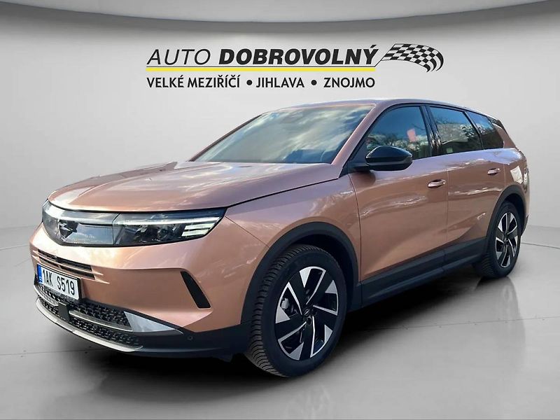 Opel Grandland Edition Hybrid 1.2 TURBO (107k - fotka 3 z 42