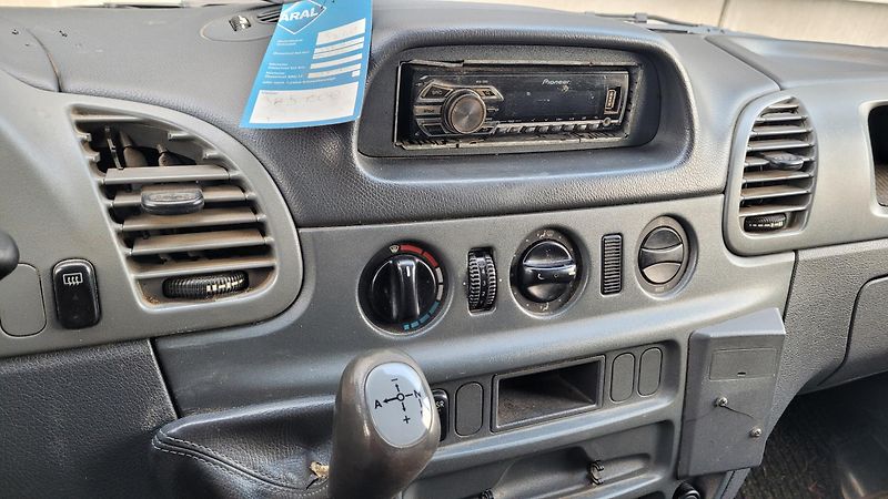 Mercedes-Benz Sprinter (2002) 2,7 CDI 115 KW 9 MÍST - fotka 15 z 16