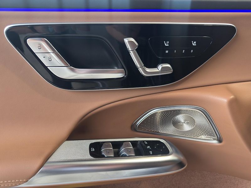 Mercedes-Benz Třídy E (2025) E 450 D 4MATIC - fotka 8 z 23