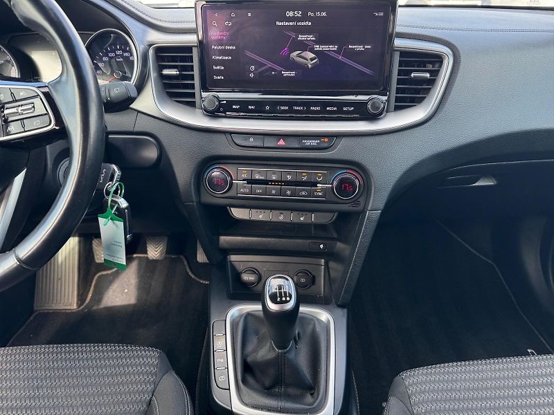 Kia Ceed (2022) TOP 1.5T-GDI 118kW CZ DPH - fotka 10 z 11