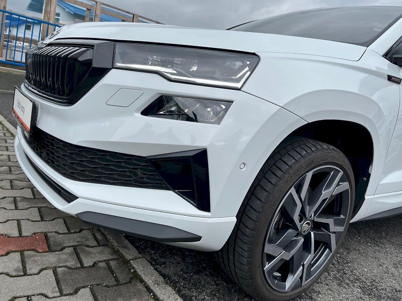 Škoda Karoq (2024) SPORTLINE TSI 1.5/110KW 7AP - fotka 19 z 37