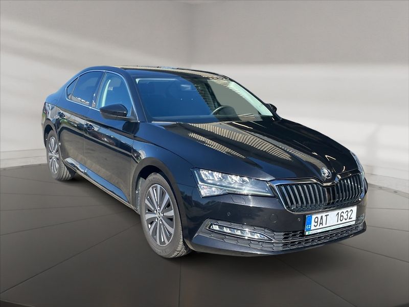 Škoda Superb 1,5 TSI Style - fotka 1 z 11