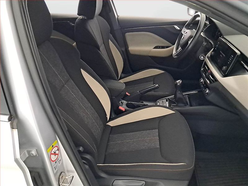 Škoda Scala (2019) 1.0 TSI, Tempomat - fotka 9 z 20