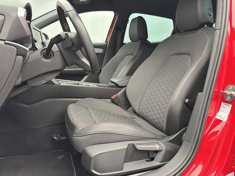 Seat Leon 1.5 TSI 110kW FR CZ - fotka 4 z 52