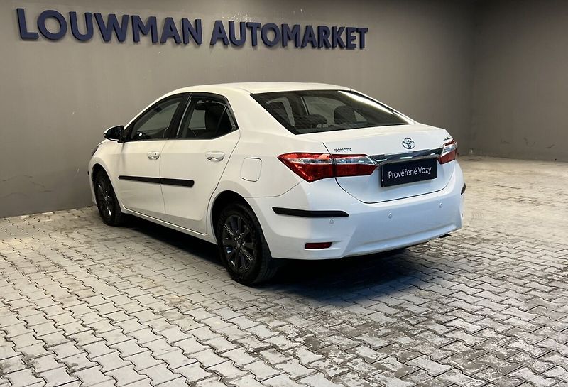 Toyota Corolla 1.6 ACTIVE TREND+ - fotka 15 z 16