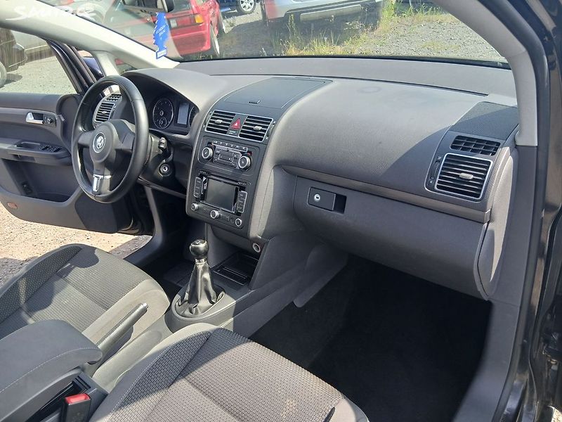Volkswagen Touran (2012) 1.4 TSI, 7 míst - fotka 27 z 34