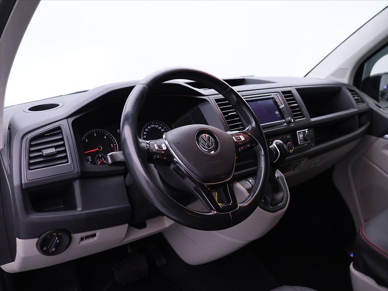 Volkswagen Caravelle 2,0 TDI 150kW DSG Comfort 8Mís - fotka 24 z 31