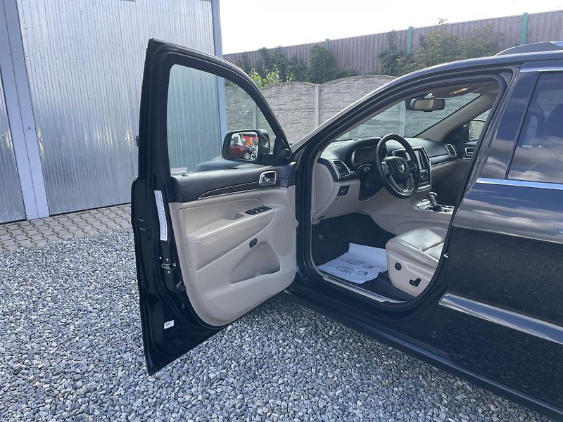 Jeep Grand Cherokee 3.0CRDi 4x4 250PS LIMITEED TOP - fotka 83 z 177