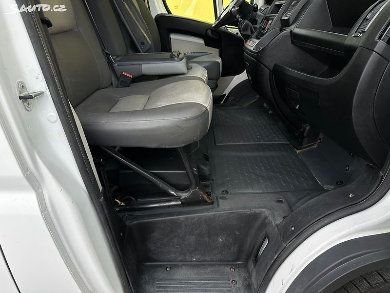 Citroën Jumper (2015) SKLÁPĚČ 96kW 7.Míst.* KLIMA  - fotka 13 z 25