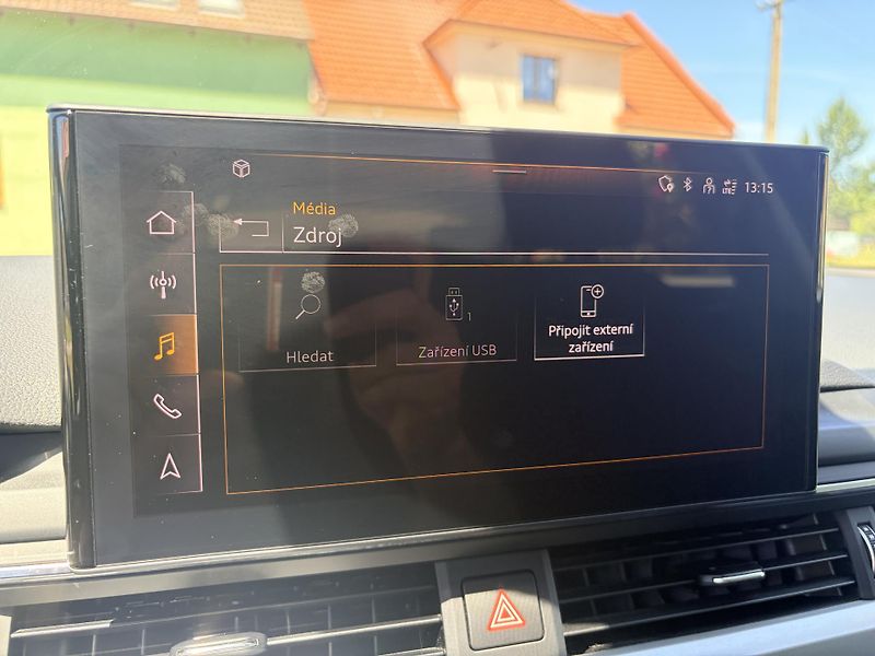 Audi A4 Avant 2.0TDI DSG QUATTRO LED - fotka 33 z 56
