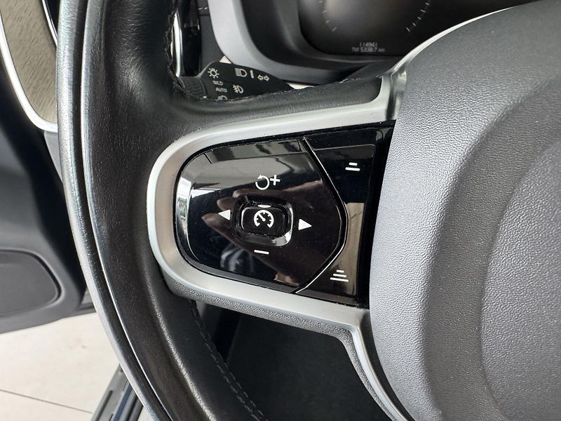Volvo XC60 T8 AWD*Recharge*REZERVACE! - fotka 26 z 36