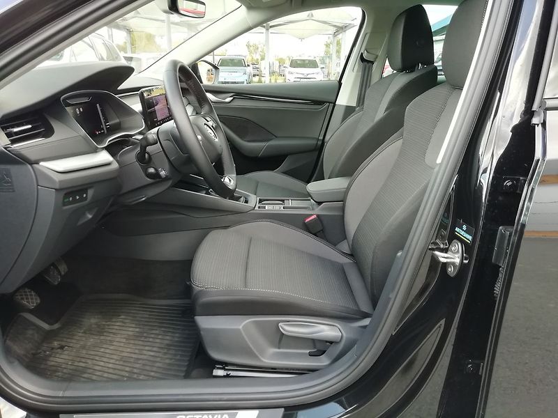 Škoda Octavia Selection 1,5 TSI 85 kW - fotka 5 z 24